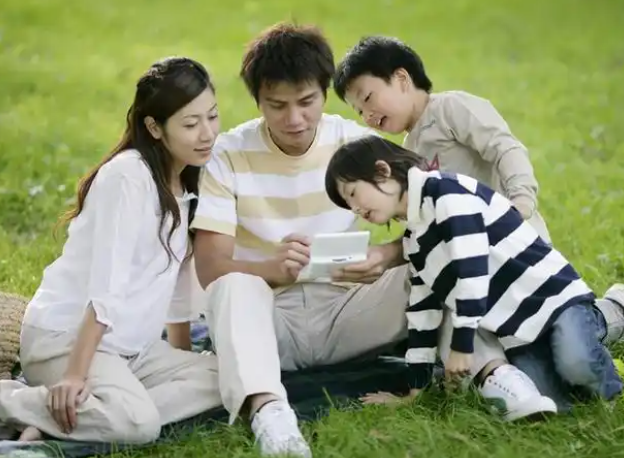 家长应供认教育的有限性也承受自身的有限性放下全知全能的重